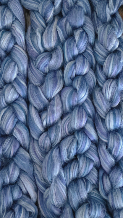 Glaciar Perito Moreno BFL Bamboo 6 Ounce Wool Fiber Braid Blue Faced Leicester for Spinning or Felting